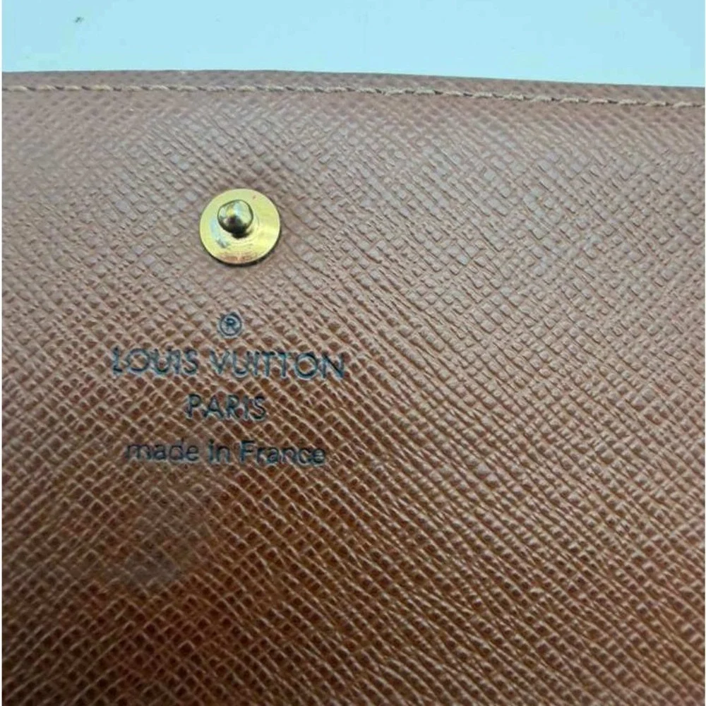 Authentic Louis Vuitton Brown Monogram Wallet‎